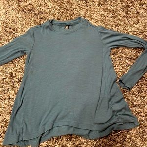 Athleta girl stretchy and comfortable cotton long sleeve for girls size 7/8